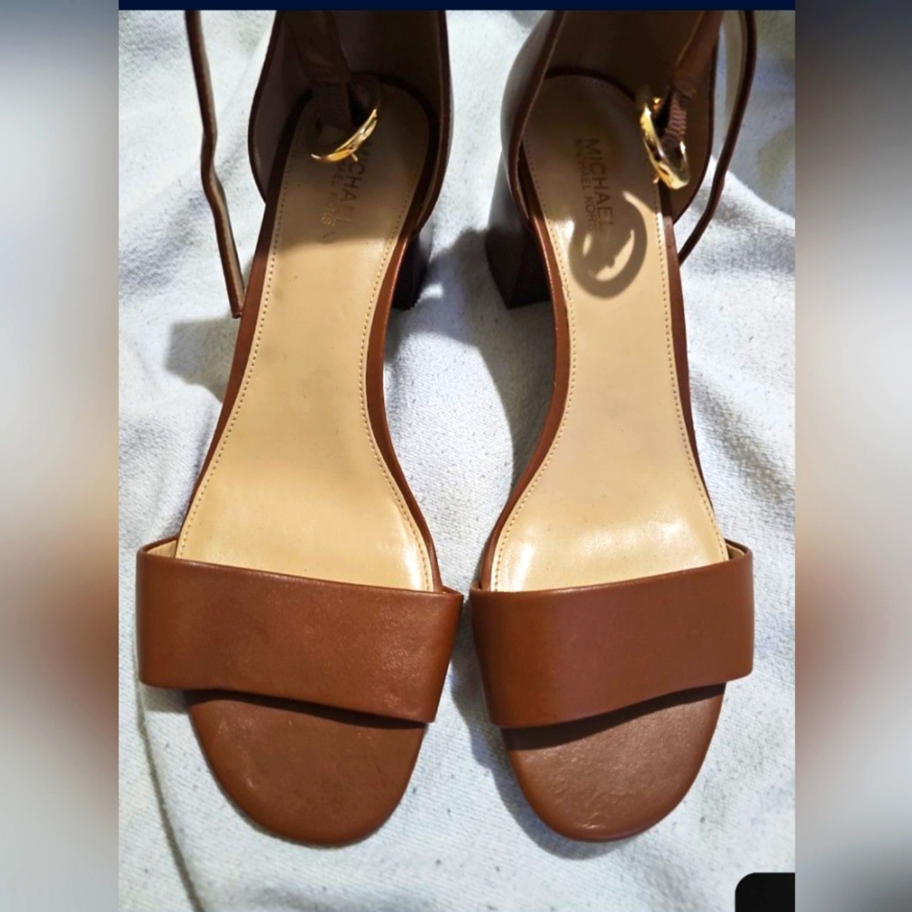 Strappy heel